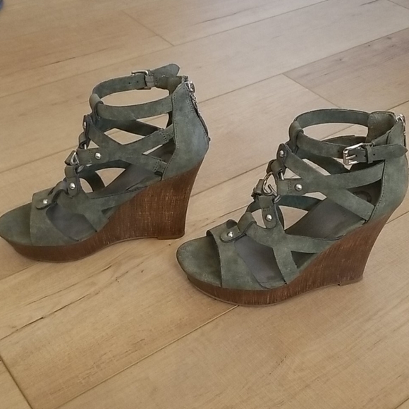 Guess Olive Platform Wedge Sandles - Picture 2 of 7